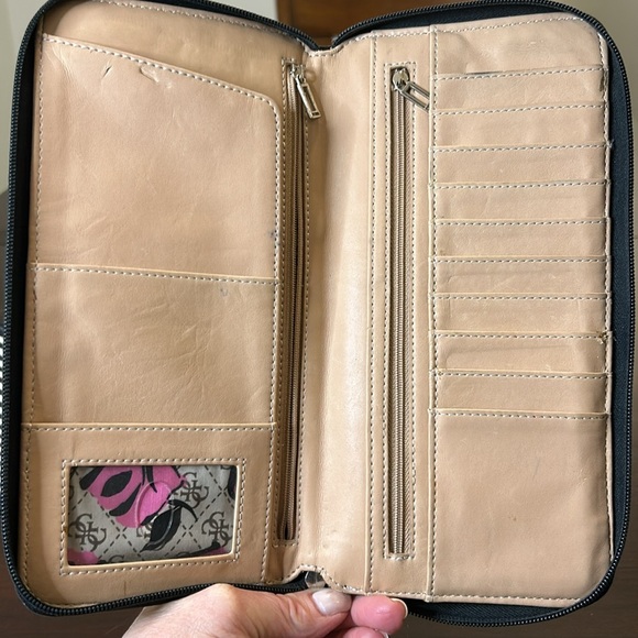 Guess Passport & Credit Card Holder Zip Around Black Wallet - Picture 7 of 16